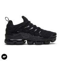 nike air vapormax plus triple black