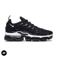 nike air vapormax plus overbranding