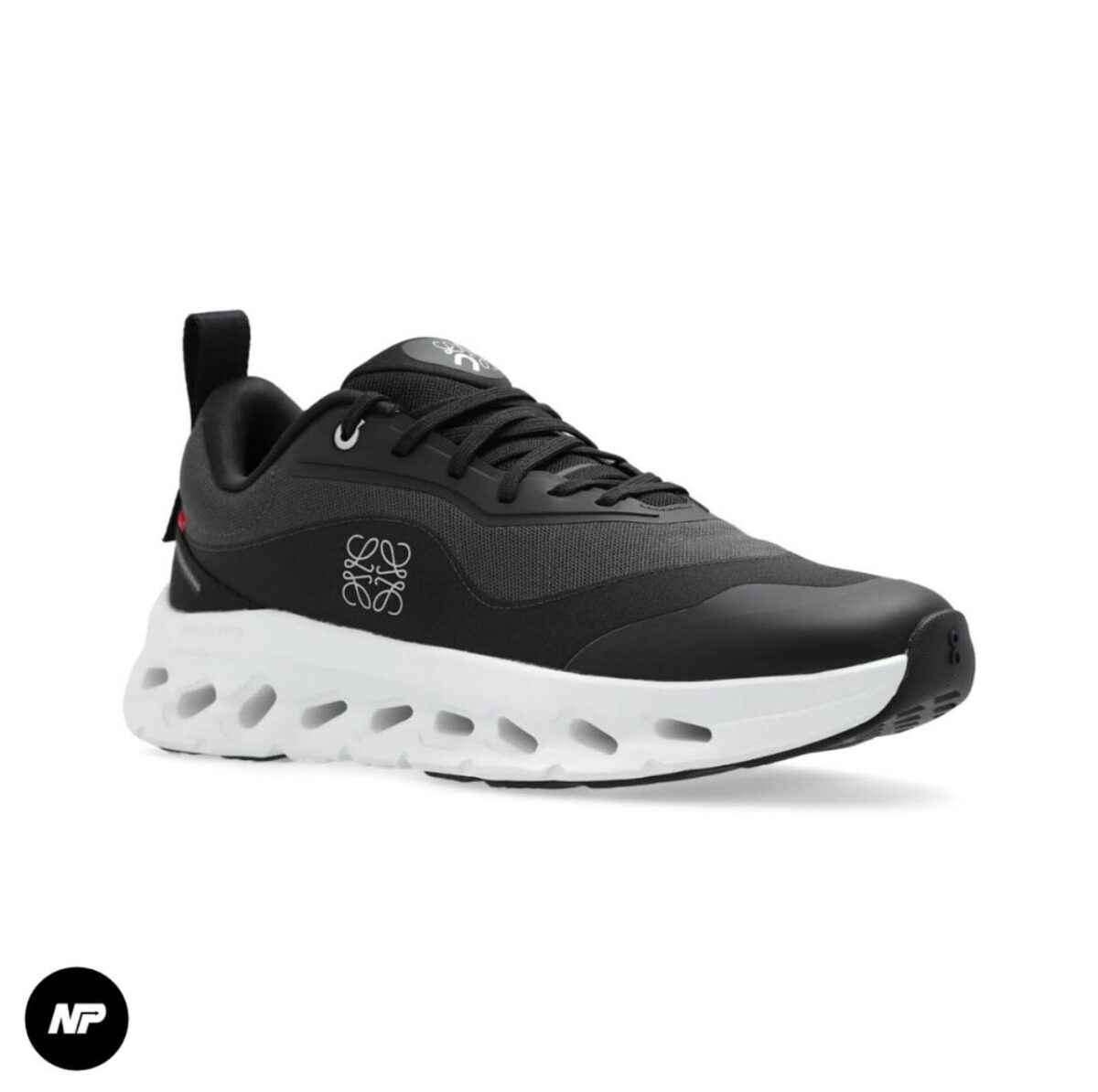 on cloudtilt 2 x loewe black - Image 3