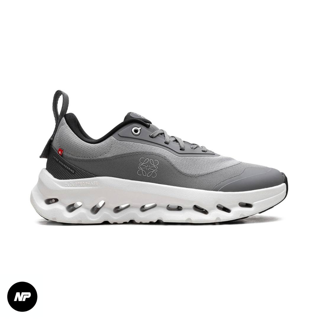 57e734cb-95eb-4175-9e6a-a73ec7660778 on running x loewe cloudtilt 2.0 grey - Image 1